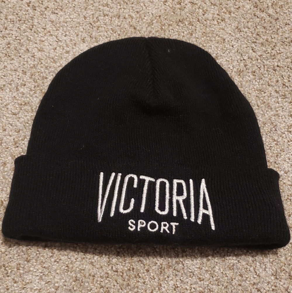 Black vs beanie